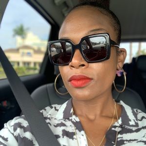 Meet your Posher, Racquel